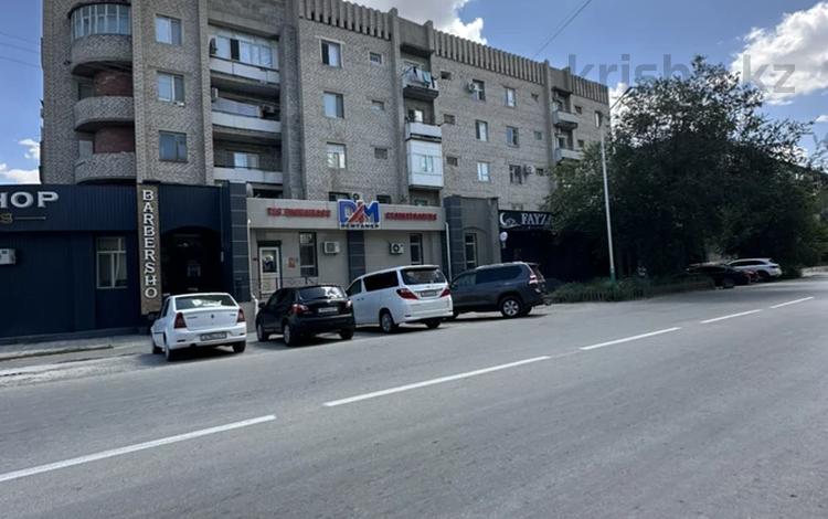 3-бөлмелі пәтер · 57.9 м² · 2/5 қабат, Ауезов 26, бағасы: 15 млн ₸ в  — фото 2