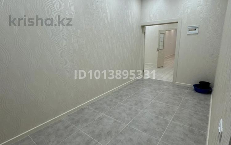 3-бөлмелі пәтер · 170 м² · 8/12 қабат, 19-ш/а. 28, бағасы: 60 млн ₸ в Актау, 19-й мкр — фото 2