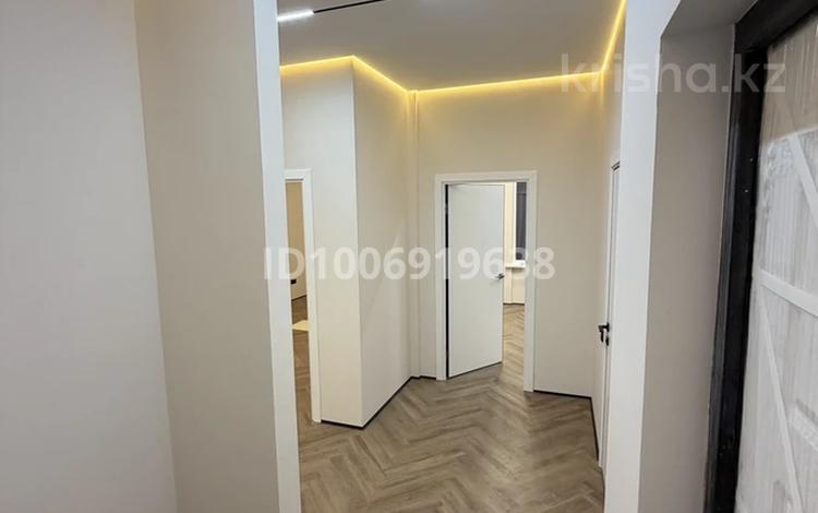 2-комнатная квартира · 66 м² · 3/4 этаж, Коктем 2 за 55 млн 〒 в  — фото 11