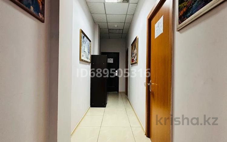 6 бөлме · 160 м², Казыбек би 20Б — Калдаякова, бағасы: 2 000 〒 в Алматы, Медеуский р-н — фото 2