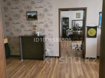 Жеке үй · 6 бөлме · 205 м² · 6.7 жүзд., мкр Алмас — Яссауи, между Шаляпина и Жандосова первая линия, бағасы: 120 млн ₸ в Алматы, Ауэзовский р-н