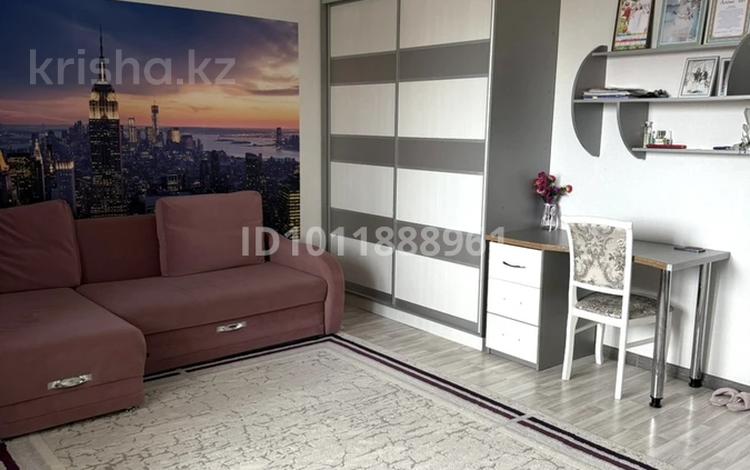 3-бөлмелі пәтер · 109 м² · 5/5 қабат, мкр 12, Алтын орда 12 — Jadyra’s пен Volna, бағасы: 39 млн ₸ в Актобе — фото 4