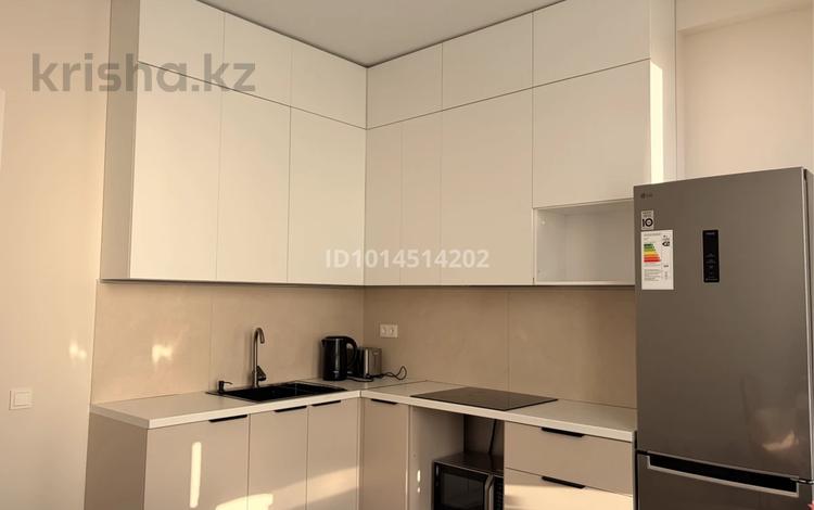 2-комнатная квартира · 56 м² · 10/13 этаж, Райымбека 348/1 — Район озеро Сайран за 330 000 ₸ в Алматы, Ауэзовский р-н — фото 2