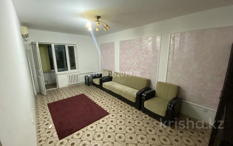 1-комнатная квартира · 50 м² · 7/9 этаж, мкр. Алмагуль 16 за 150 000 ₸ в Атырау — фото 2