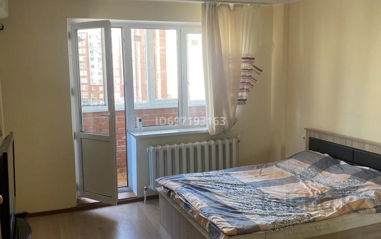 1-бөлмелі пәтер, 55 м², 5/9 қабат тәулік бойы, мкр. Зачаганск пгт, Монкеулы 101, бағасы: 8 000 〒 в Уральске, мкр. Зачаганск пгт — фото 2