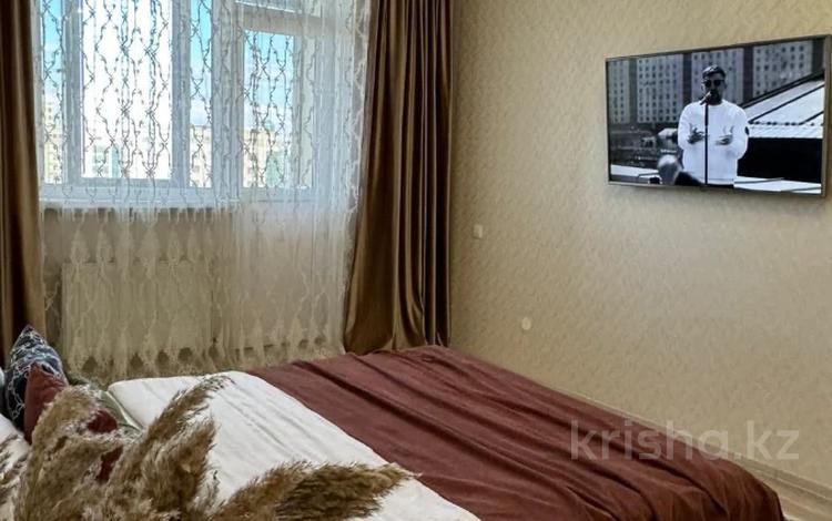 1-бөлмелі пәтер, 45 м², 8/20 қабат тәулік бойы, Туркестан 10, бағасы: 15 000 〒 в Астане, Есильский р-н — фото 2