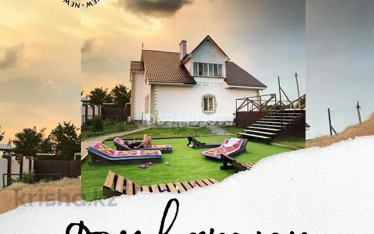 Дом · 3 комнаты · 160 м², Кенесары за 100 000 〒 в Бурабае — фото 2