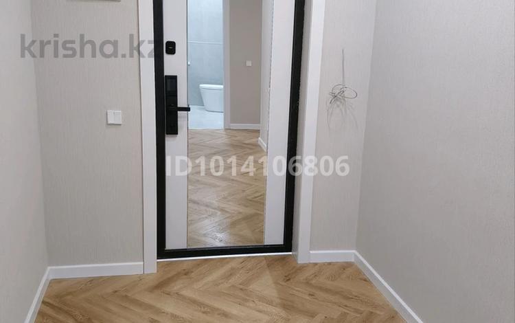 2-бөлмелі пәтер · 81 м² · 2/9 қабат, Молдагулова 5/4, бағасы: 43 млн ₸ в Уральске — фото 3