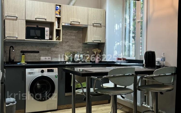 1-комнатная квартира · 40 м² · 1/2 этаж, мкр Новый Город, Полетаева 8 за 150 000 ₸ в Караганде, Казыбек би р-н — фото 2