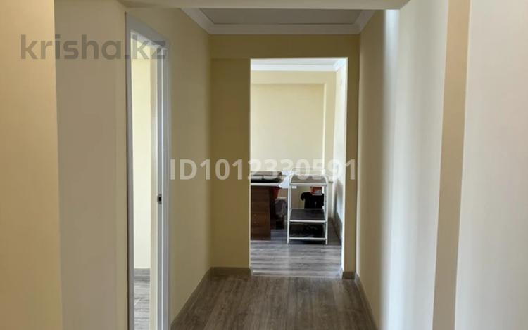 3-комнатная квартира · 80 м², Мкр. Шугыла 44 за 150 000 ₸ в  — фото 2