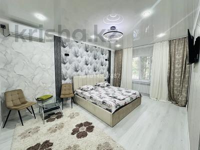 1-бөлмелі пәтер · 40 м² · 1/5 қабат, Алатау ш/а. 42, бағасы: 15 000 ₸ в Таразе, мкр Алатау