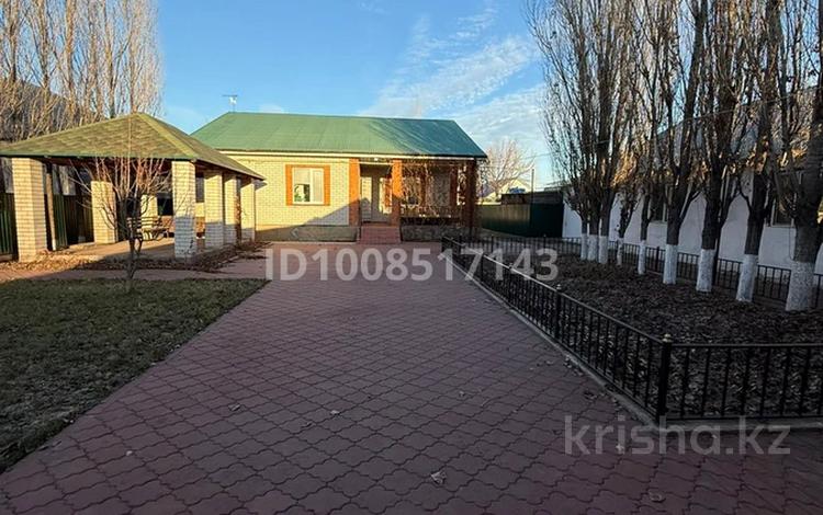 Отдельный дом · 3 комнаты · 200 м² · 10 сот., Старый город, Элеватор весна 1 3 — Район малышка за 55 млн ₸ в Актобе — фото 2