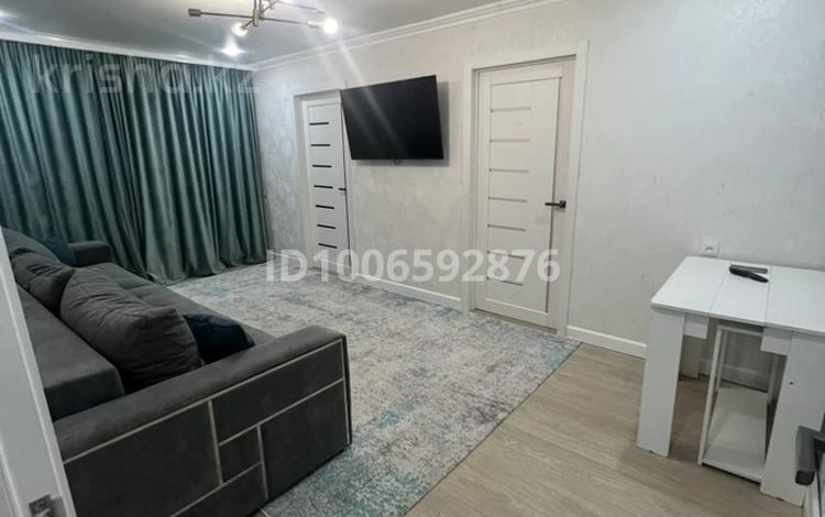 4-комнатная квартира · 62.2 м² · 2/5 этаж, Пришахтинск, 22й микрорайон 8 — Рядом 32 школа за 22 млн ₸ в Караганде, Алихана Бокейханова р-н — фото 2