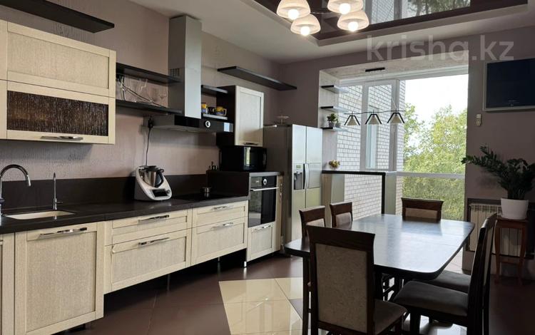 3-комнатная квартира · 234 м² · 4/11 этаж, Академика Сатпаева 336 — На повороте на Усолку за 85 млн ₸ в Павлодаре — фото 6