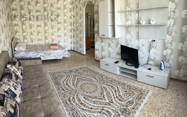 1-комнатная квартира · 35 м² · 2/5 этаж, Сатпаева 24 за 10 000 ₸ в Усть-Каменогорске — фото 2