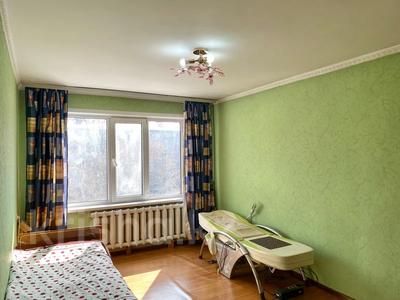 3-комнатная квартира, 67 м², 4/5 этаж, мкр Аксай-2, Саина за 32.5 млн 〒 в Алматы, Ауэзовский р-н