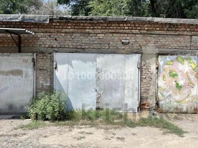 Гараж · 40 м² · мкр 13-й военный городок, Мкр 13-й военный городок — Находится в Турксибском районе , 13 военный городок во дворе жилого многоквартирного дома, рядом с 53 домом за 1.2 млн 〒 в Алматы, Турксибский р-н