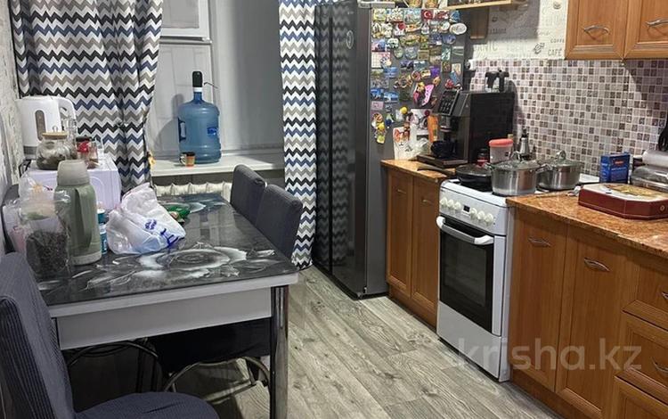 3-комнатная квартира · 63 м² · 2/5 этаж, 68 квартал 3 — Сымбат за 15.5 млн 〒 в Темиртау — фото 2