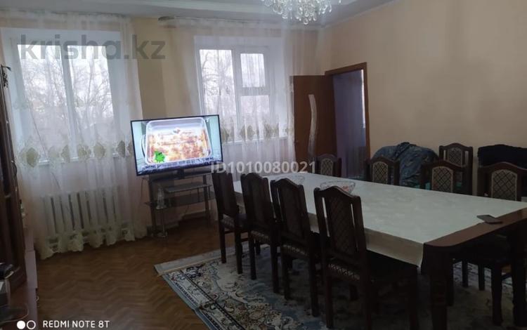 3-комнатная квартира · 71 м² · 2/2 этаж, Мукагали Макатаев — Пересечение с ул.Абиш ата за 15 млн ₸ в Шамалгане — фото 2