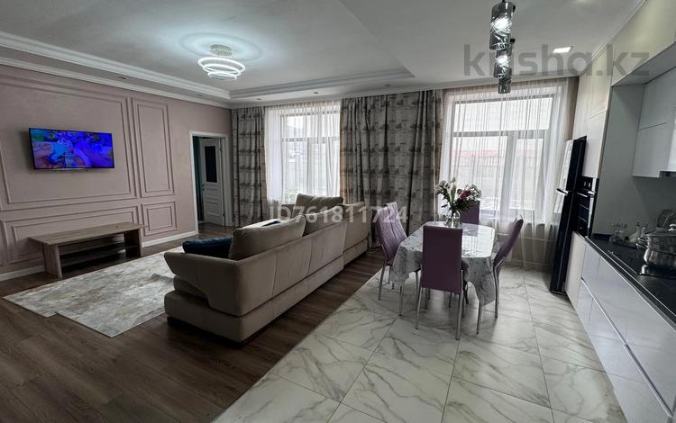 3-бөлмелі пәтер · 70 м² · 1/7 қабат, Театральная 21Б — За площадью Мухтара Ауэзова, океан, бағасы: 45.5 млн ₸ в Семее — фото 2