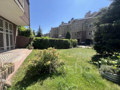 5-комнатная квартира · 350 м², Самал-3 24/1 за 2.5 млн ₸ в Алматы, Медеуский р-н