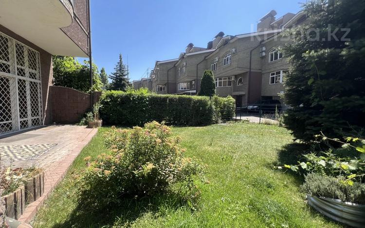 5-комнатная квартира · 350 м², Самал-3 24/1 за 2.5 млн ₸ в Алматы, Медеуский р-н — фото 2