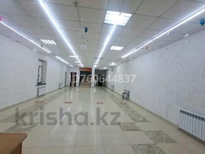 Магазины и бутики, общепит, салоны красоты, фитнес и спорт, медцентры и аптеки, образование, развлечения, конференц-залы, студии · 272 м² за 800 000 〒 в Уральске