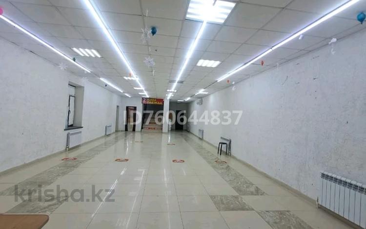 Магазины и бутики, общепит, салоны красоты, фитнес и спорт, медцентры и аптеки, образование, развлечения, конференц-залы, студии · 272 м² за 800 000 〒 в Уральске — фото 37