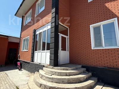 Отдельный дом · 6 комнат · 210 м² · 10 сот., мкр Уркер за 78 млн ₸ в Астане, Нура р-н