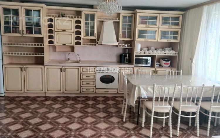 4-бөлмелі пәтер · 85 м² · 4/5 қабат, мкр Городской Аэропорт, Космонавтов 145 — Космонавтов, бағасы: 27.5 млн ₸ в Караганде, Казыбек би р-н — фото 3