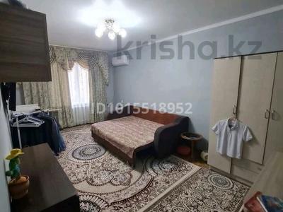 2-бөлмелі пәтер · 43 м² · 5/5 қабат, Туркестанская 2/5 — Спутник центр молодёжи, бағасы: 15.5 млн ₸ в Шымкенте, Аль-Фарабийский р-н