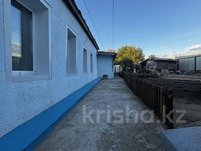 Отдельный дом · 3 комнаты · 60 м² · 5 сот., мкр Мясокомбинат 88 за 14 млн 〒 в Уральске