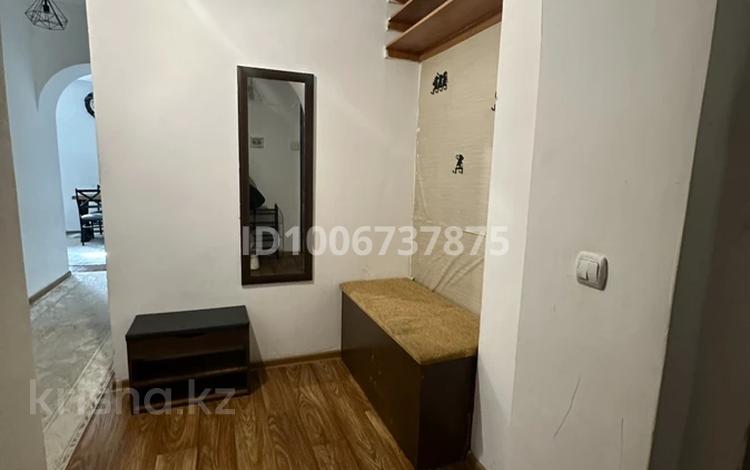 3-комнатная квартира · 64 м² · 3/3 этаж, Айтеке би 23 — Площадь , одностороннее движение за 11.8 млн 〒 в  — фото 2