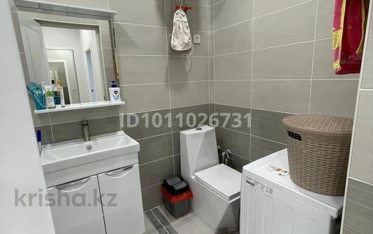 1-комнатная квартира · 60 м² · 7/9 этаж, 17-й мкр 45 за 200 000 ₸ в Актау — фото 2