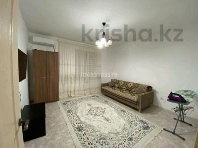 1-бөлмелі пәтер, 46 м², 2/5 қабат тәулігіне, 18 20, бағасы: 10 000 〒 в Актау, 18-й мкр 