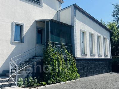 Отдельный дом · 5 комнат · 243.6 м² · 10 сот., мкр Михайловка — Потемкина за 85 млн ₸ в Караганде, Казыбек би р-н