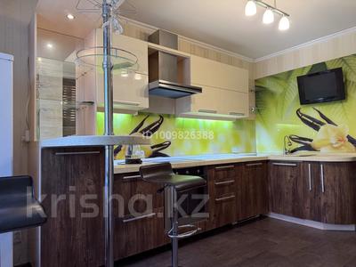 3-комнатная квартира · 63 м² · 3/10 этаж, мкр Юго-Восток, Строителей 5 за 220 000 ₸ в Караганде, Казыбек би р-н