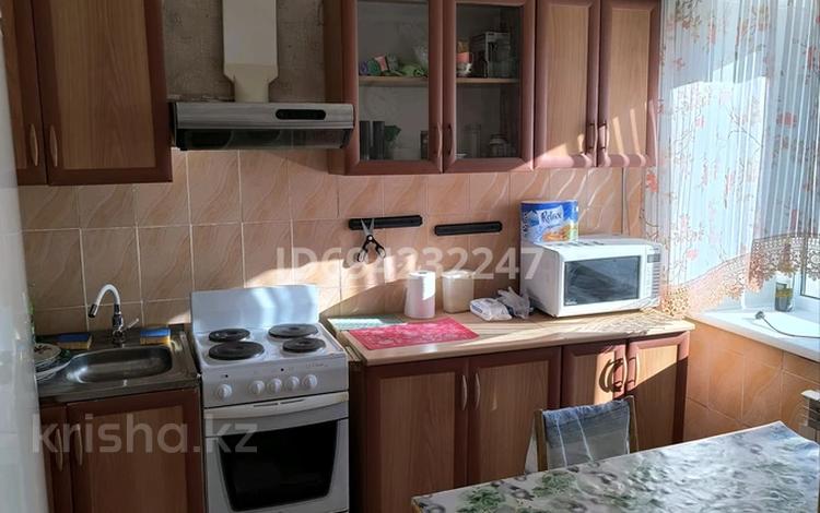 4-комнатная квартира · 75 м² · 3/9 этаж, Майкудук, Майкудук, 19й микрорайон 49 — Возле остановки за 27 млн ₸ в Караганде, Алихана Бокейханова р-н — фото 2