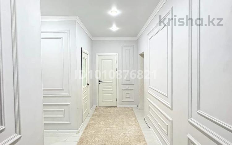 2-бөлмелі пәтер · 76 м² · 2/5 қабат, мкр. Алтын орда, Халел Досмухамедулы 32 — Батыс 2, бағасы: 29 млн 〒 в Актобе — фото 2