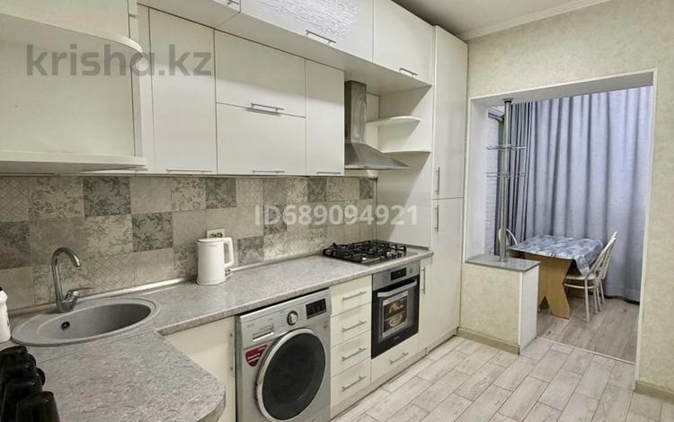 3-комнатная квартира · 80 м² · 3/5 этаж, 1 мая 35 — Стадион металлург за 15 000 ₸ в Шымкенте, Туран р-н — фото 25