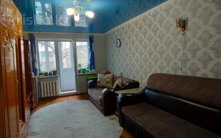 2-комнатная квартира, 43.8 м², 2/5 этаж, абая за 9.5 млн 〒 в Темиртау — фото 2