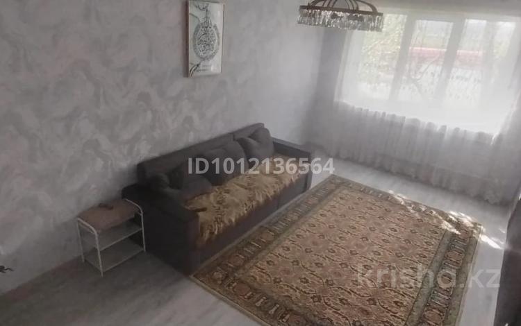 3-комнатная квартира · 63 м² · 4/5 этаж, Шухова 12 — ул. Набережная за 24 млн ₸ в Петропавловске — фото 2