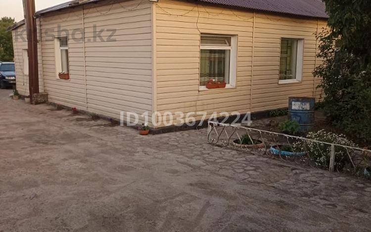 Часть дома · 3 комнаты · 70 м² · 2 сот., Туран за 15 млн 〒 в Дубовке — фото 16