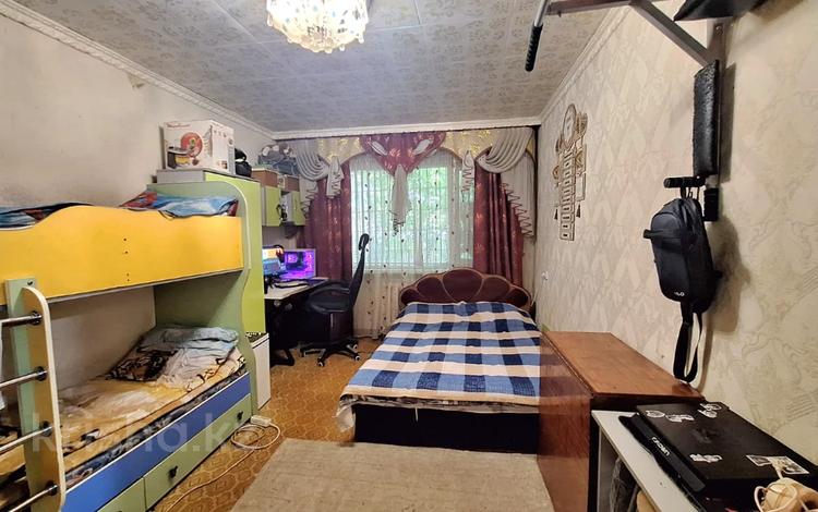 1-комнатная квартира · 30 м² · 1/5 этаж, Майкудук, 14й микрорайон за 6.5 млн ₸ в Караганде, Алихана Бокейханова р-н — фото 2