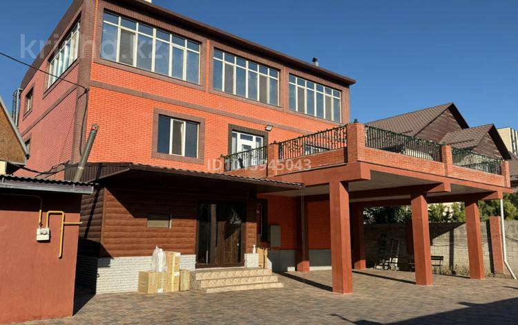 Отдельный дом · 8 комнат · 486 м² · 9 сот., мкр Акбулак 34а за 330 млн ₸ в Алматы, Алатауский р-н — фото 40