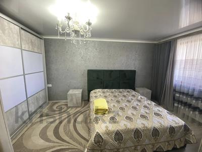 1-комнатная квартира, 56 м², 4/5 этаж посуточно, Назарбаева 103 за 15 000 〒 в Талдыкоргане