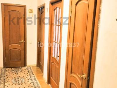 2-комнатная квартира · 59.7 м² · 8/9 этаж, Сатпаева — Кафе Сәлем Голд. Гостиница Пекин за 27 млн ₸ в Атырау