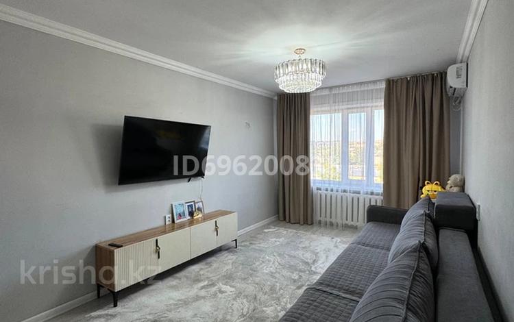 3-бөлмелі пәтер · 69 м² · 9/9 қабат, 18-шағынаудан 13, бағасы: 19 млн ₸ в Караганде, Алихана Бокейханова р-н — фото 2