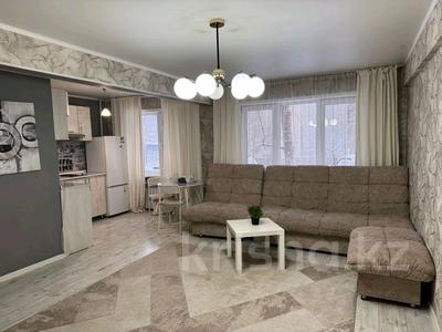2-комнатная квартира · 45 м² · 1/5 этаж, Назарбаева 25/1 за 17 000 〒 в Усть-Каменогорске, Ульбинский
