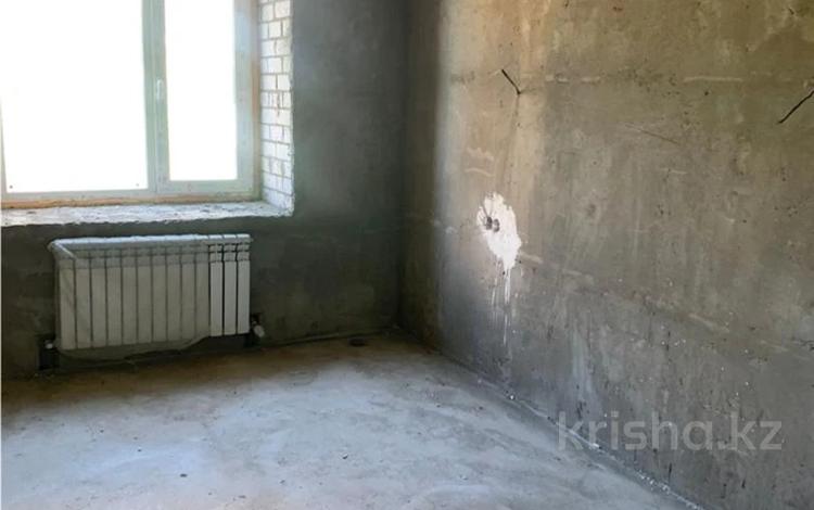 3-бөлмелі пәтер · 100 м² · 4/10 қабат, мкр Юго-Восток, университетская, бағасы: 32 млн ₸ в Караганде, Казыбек би р-н — фото 2